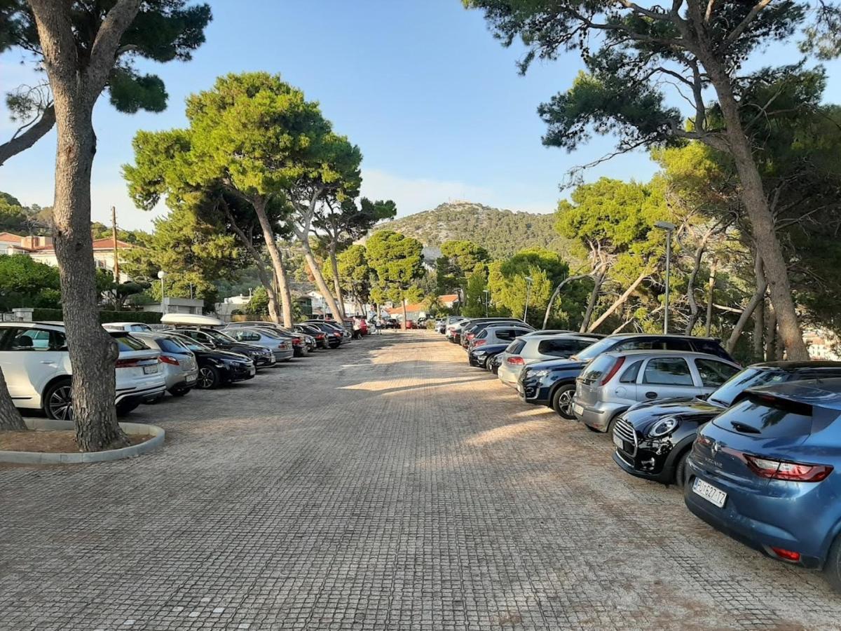 Jesliving Hvar - 2 Bedroom Elegant Apartment With Sea View In Historic Center Of هفار المظهر الخارجي الصورة