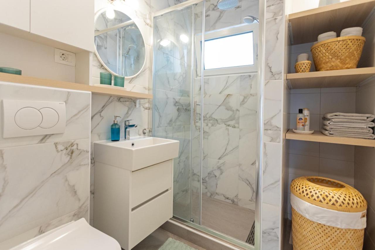 Jesliving Hvar - 2 Bedroom Elegant Apartment With Sea View In Historic Center Of هفار المظهر الخارجي الصورة