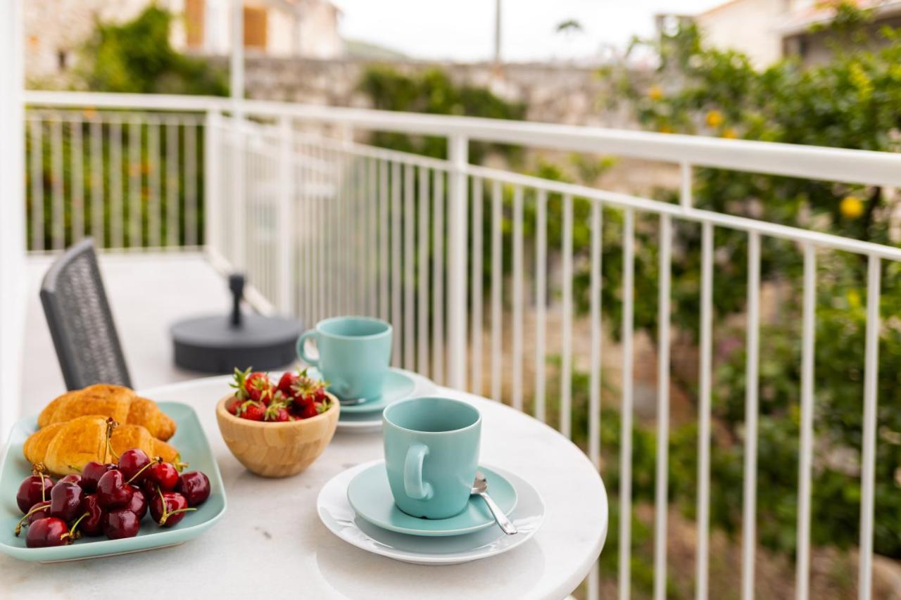 Jesliving Hvar - 2 Bedroom Elegant Apartment With Sea View In Historic Center Of هفار المظهر الخارجي الصورة