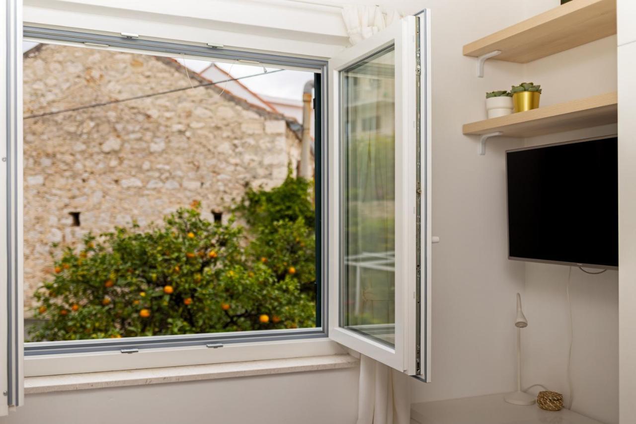 Jesliving Hvar - 2 Bedroom Elegant Apartment With Sea View In Historic Center Of هفار المظهر الخارجي الصورة