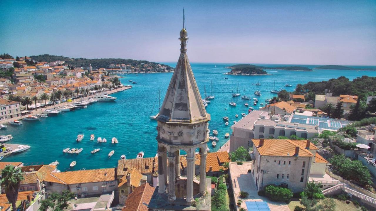 Jesliving Hvar - 2 Bedroom Elegant Apartment With Sea View In Historic Center Of هفار المظهر الخارجي الصورة