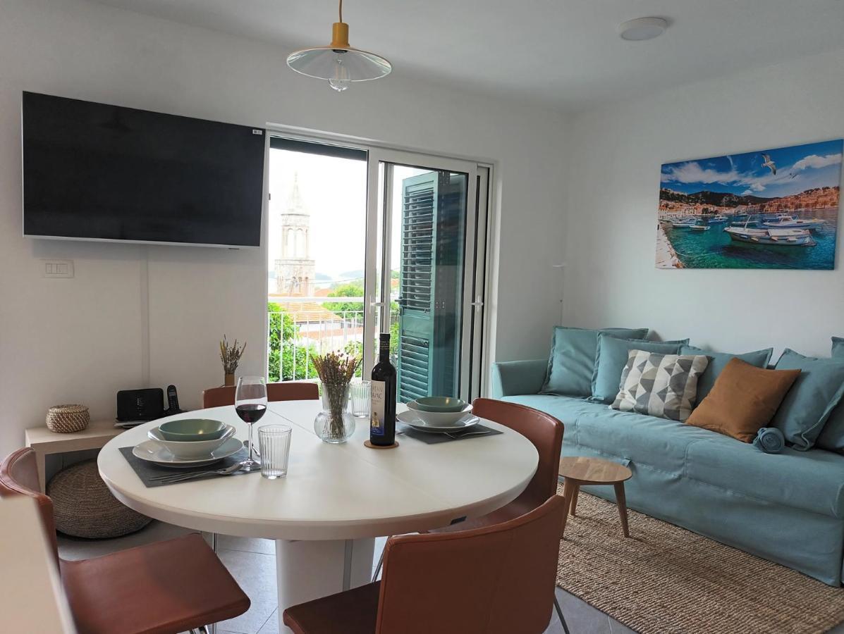 Jesliving Hvar - 2 Bedroom Elegant Apartment With Sea View In Historic Center Of هفار المظهر الخارجي الصورة
